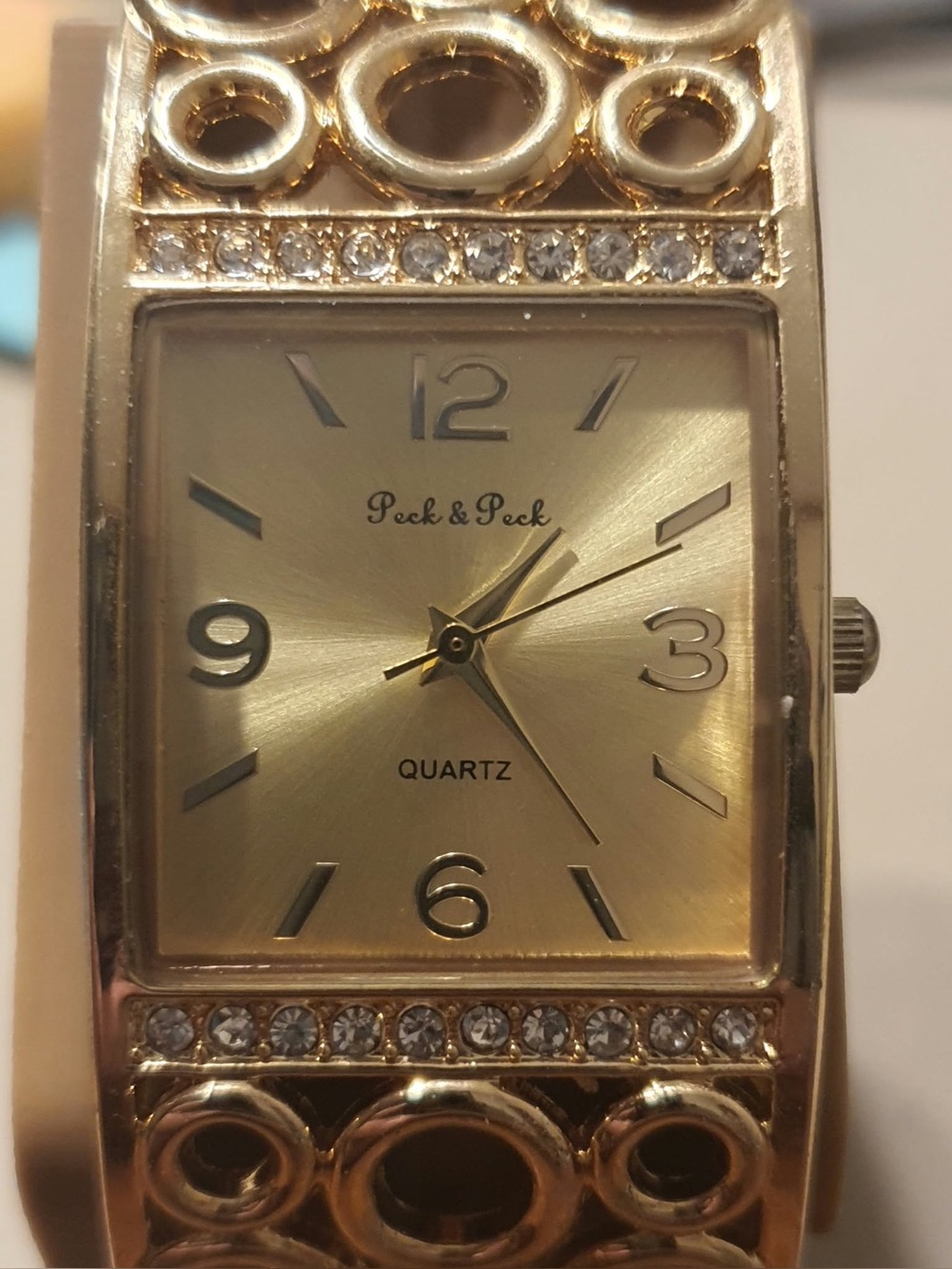 🦋10/$20🦋 Peck & Peck Goldtone Stainless Steel Women's Cuff Watch